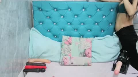 Snapshot of mary_mood_ chatting on 02/05/25, 01:44 Mary Moon online show from 02/05/25, 01:44