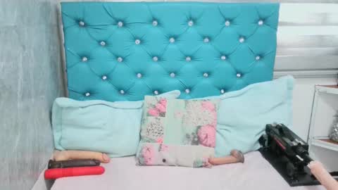 Snapshot of mary_mood_ chatting on 02/10/25, 05:30 Mary Moon online show from 02/10/25, 05:30