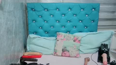 Snapshot of mary_mood_ chatting on 03/04/25, 11:40 Mary Moon online show from 03/04/25, 11:40