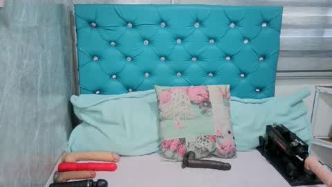 Snapshot of mary_mood_ chatting on 03/10/25, 12:04 Mary Moon online show from 03/10/25, 12:04