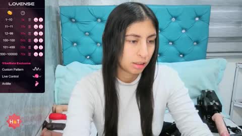 Snapshot of mary_mood_ chatting on 09/15/25, 11:32 Mary Moon online show from 09/15/25, 11:32