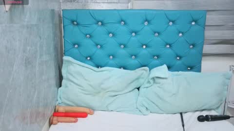 Snapshot of mary_mood_ chatting on 10/25/25, 10:45 Mary Moon online show from 10/25/25, 10:45