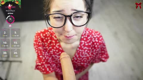 Snapshot of mary_shiota chatting on 12/25/24, 06:52 HelIo Everyone Im MaryWelcome to my room and lets have a good time together with me online show from 12/25/24, 06:52