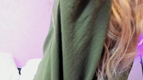 Snapshot of mary_shiota chatting on 05/07/26, 09:14 HelIo Everyone Im MaryWelcome to my room and lets have a good time together with me online show from 05/07/26, 09:14