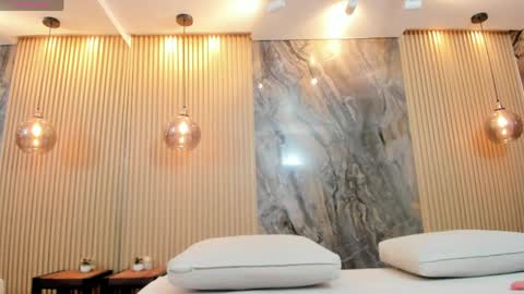 Snapshot of mary_spencer chatting on 04/01/26, 11:11 MARY online show from 04/01/26, 11:11