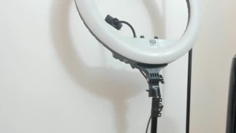 Snapshot of mary_spencer chatting on 04/12/26, 11:37 MARY online show from 04/12/26, 11:37