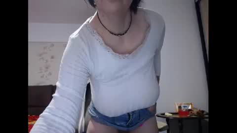 Mary online show from 10/23/25, 02:55