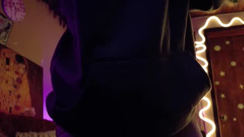     online show from 01/08/26, 05:21