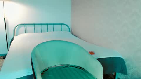 Anna online show from 09/10/25, 04:34