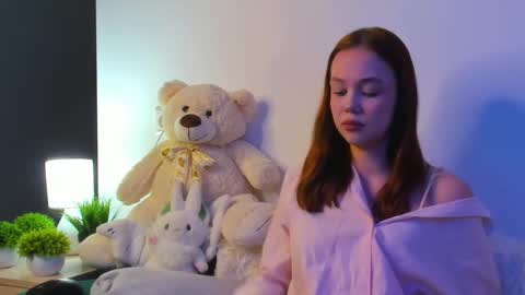 Snapshot of maryhart_ chatting on 11/15/25, 09:39 MaryHart online show from 11/15/25, 09:39