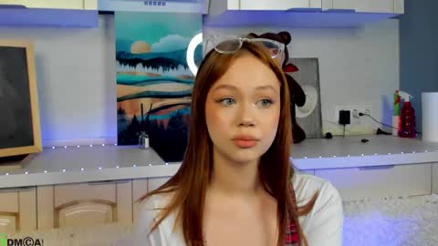 Snapshot of maryhart_ chatting on 11/17/25, 10:10 MaryHart online show from 11/17/25, 10:10