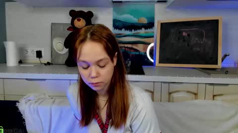 Snapshot of maryhart_ chatting on 11/18/25, 09:25 MaryHart online show from 11/18/25, 09:25