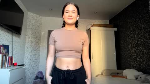 Snapshot of maryjanerowlett chatting on 02/17/26, 08:11 Lola online show from 02/17/26, 08:11