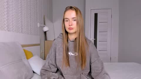 Mari online show from 11/12/25, 06:58