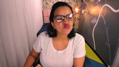 Marylin online show from 03/12/25, 07:49