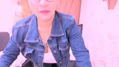 Marylin online show from 10/27/25, 08:02