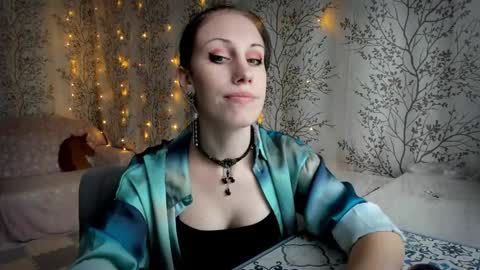 Mary Lou online show from 09/28/25, 09:36