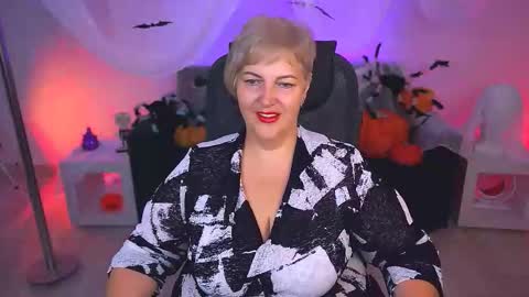 Snapshot of marymogan chatting on 10/23/25, 04:56 marymogan online show from 10/23/25, 04:56