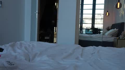 Marina online show from 12/18/25, 01:28