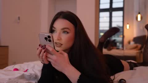 Marina online show from 12/19/25, 02:57