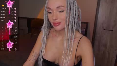 Mary online show from 12/18/25, 10:32