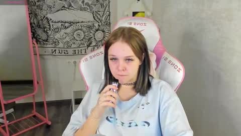 Mary online show from 03/05/25, 01:10