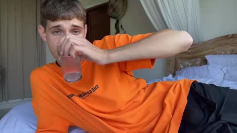 Snapshot of mason_gallagher chatting on 02/24/25, 12:41 Mason online show from 02/24/25, 12:41