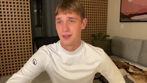 Snapshot of mason_gallagher chatting on 09/20/25, 10:44 Mason online show from 09/20/25, 10:44