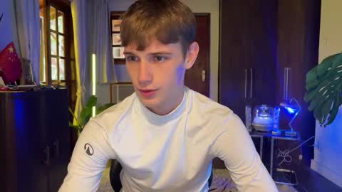 Snapshot of mason_gallagher chatting on 10/15/25, 07:14 Mason online show from 10/15/25, 07:14