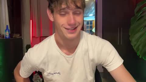 Snapshot of mason_gallagher chatting on 11/09/25, 10:41 Mason online show from 11/09/25, 10:41