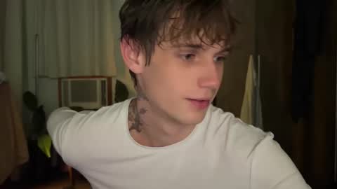 Snapshot of mason_gallagher chatting on 12/04/25, 04:16 Mason online show from 12/04/25, 04:16