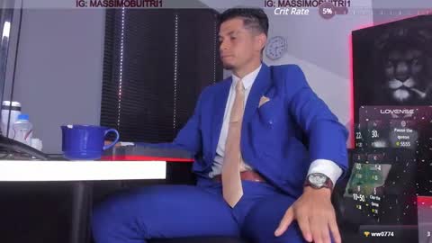 Snapshot of massimo_g chatting on 01/12/25, 01:16 I am Massimo online show from 01/12/25, 01:16