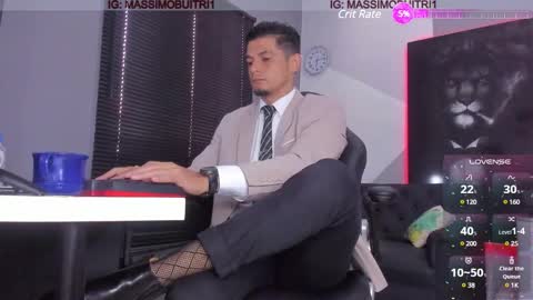 Snapshot of massimo_g chatting on 01/16/25, 01:25 I am Massimo online show from 01/16/25, 01:25