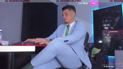 Snapshot of massimo_g chatting on 01/29/25, 12:33 I am Massimo online show from 01/29/25, 12:33