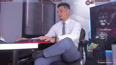 Snapshot of massimo_g chatting on 01/30/25, 02:47 I am Massimo online show from 01/30/25, 02:47