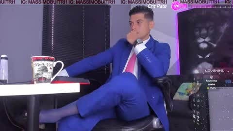 Snapshot of massimo_g chatting on 03/07/25, 02:23 I am Massimo online show from 03/07/25, 02:23