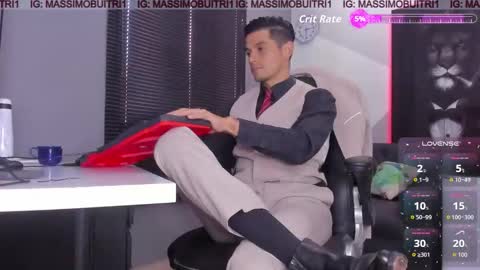 Snapshot of massimo_g chatting on 09/29/25, 02:11 I am Massimo online show from 09/29/25, 02:11