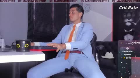 Snapshot of massimo_g chatting on 11/11/25, 01:00 I am Massimo online show from 11/11/25, 01:00