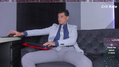 Snapshot of massimo_g chatting on 11/16/25, 12:27 I am Massimo online show from 11/16/25, 12:27