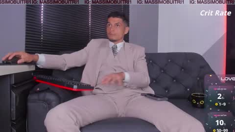 Snapshot of massimo_g chatting on 11/27/25, 03:36 I am Massimo online show from 11/27/25, 03:36