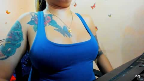 Snapshot of massivecockcum chatting on 12/24/24, 07:22 kimmy online show from 12/24/24, 07:22