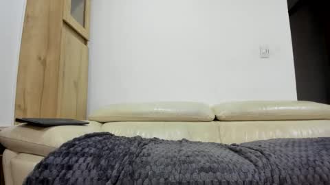 Domi online show from 12/21/25, 10:44