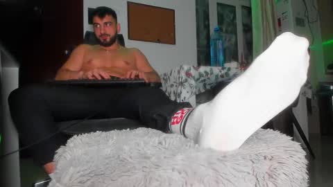 Snapshot of master9four chatting on 12/17/25, 03:01 Matthew online show from 12/17/25, 03:01