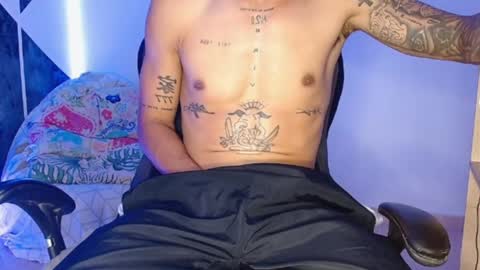 Snapshot of master_black777 chatting on 10/14/25, 12:17 master_black777 online show from 10/14/25, 12:17