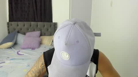 master_boy28 online show from 10/11/25, 12:43