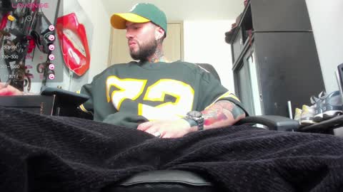 Snapshot of master_steven_01 chatting on 01/09/25, 05:54 steven online show from 01/09/25, 05:54