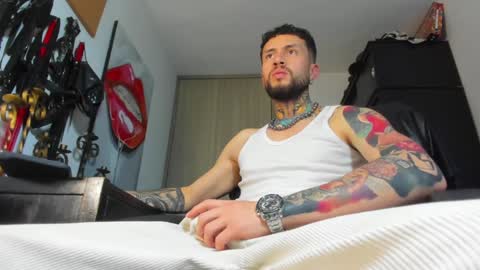 Snapshot of master_steven_01 chatting on 01/25/25, 11:11 steven online show from 01/25/25, 11:11