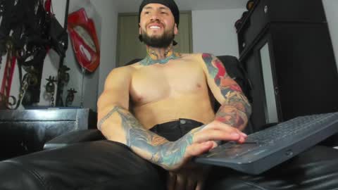 Snapshot of master_steven_01 chatting on 02/06/25, 12:11 steven online show from 02/06/25, 12:11