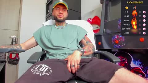 Snapshot of master_steven_01 chatting on 02/22/25, 08:20 steven online show from 02/22/25, 08:20