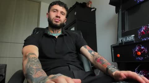 Snapshot of master_steven_01 chatting on 03/08/25, 10:45 steven online show from 03/08/25, 10:45